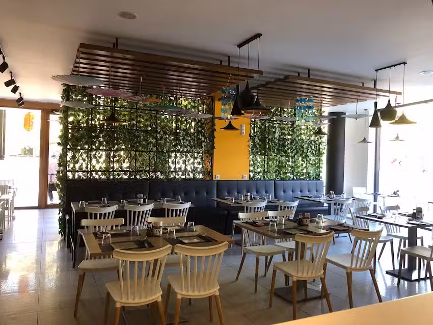 Delishi &ndash; Bar Restaurant