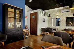 La Destilería Cocktail Bar