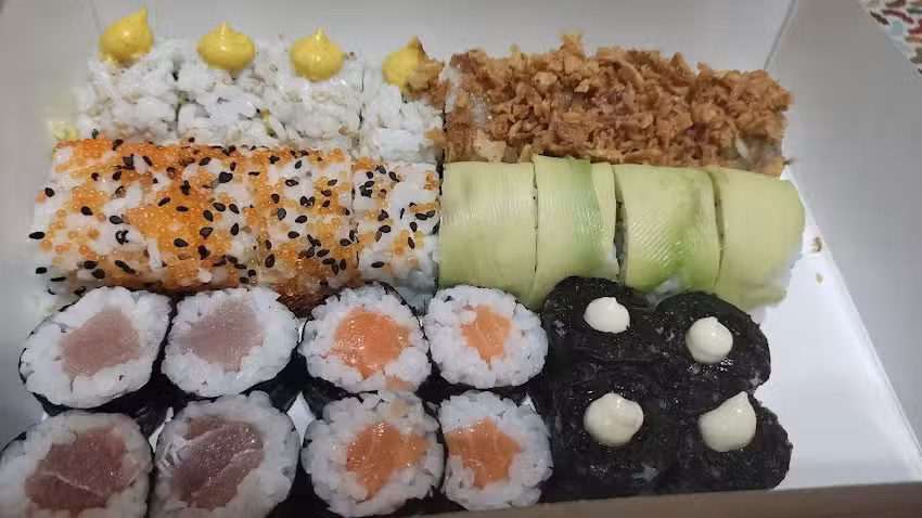 MAKANA FOODS -BORMUJOS: Sushi & Pok&eacute;