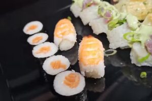 Mola Sushi