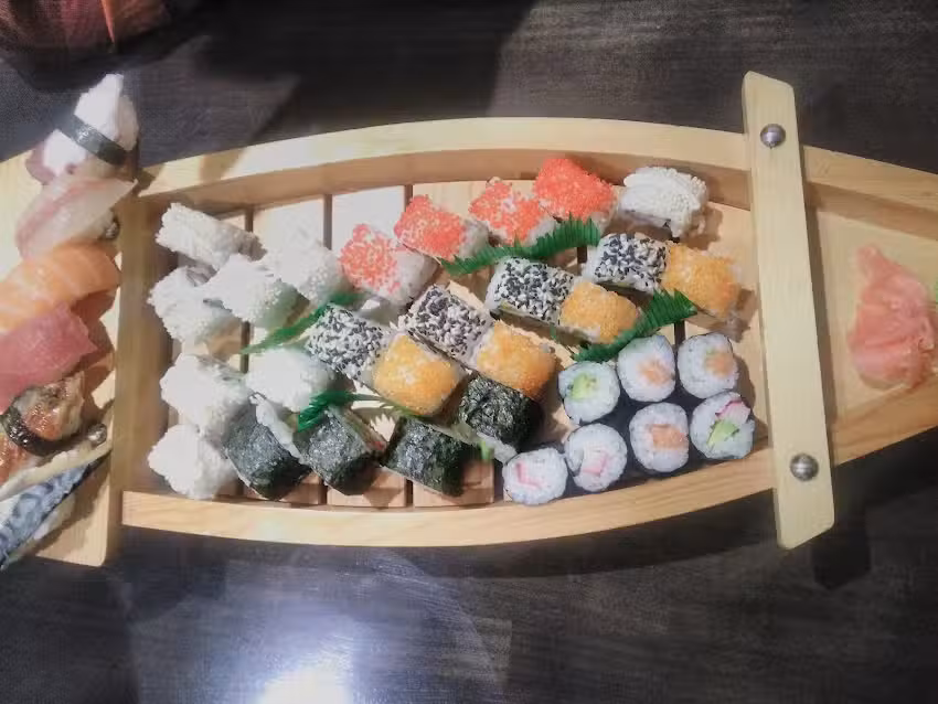 Restaurant fina sushi bar