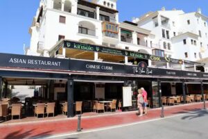 Restaurante Asi&aacute;tico Slow boat