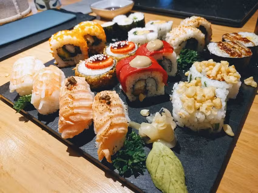 Restaurante Japon&eacute;s &ndash; ART & SUSHI