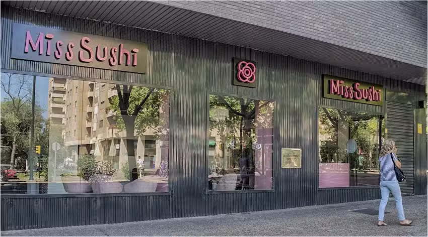 Restaurante Japon&eacute;s &ndash; Miss Sushi Coso