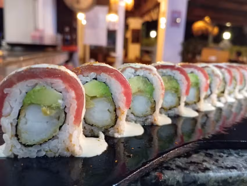 Restaurante Maneki Burger & Sushi