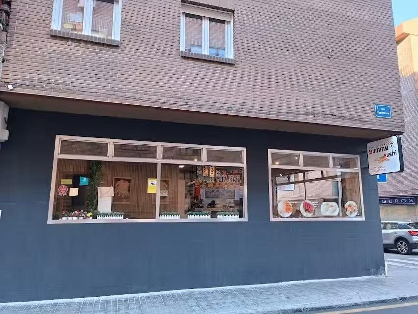 Restaurante Yummy Sushi