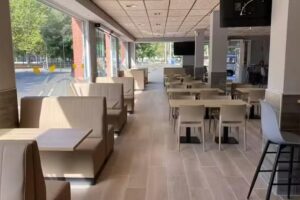 &Uacute;nico sushi bar