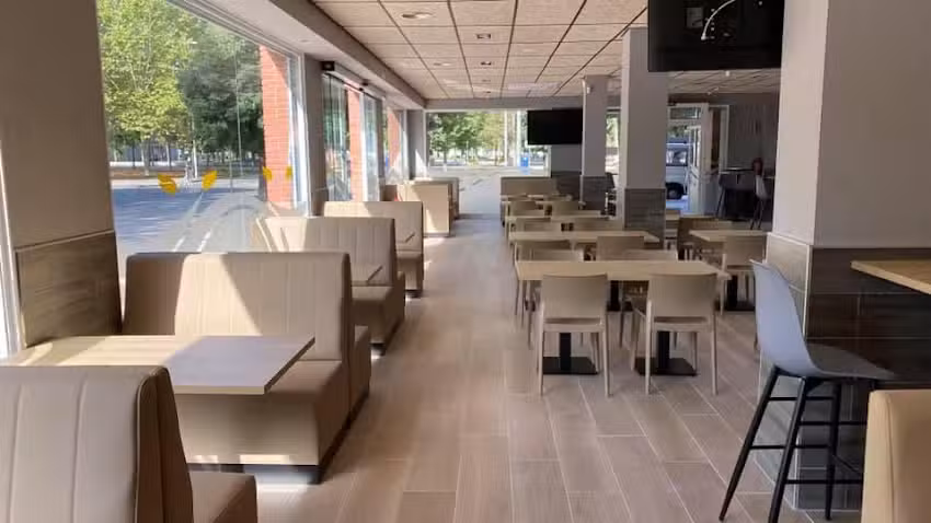 &Uacute;nico sushi bar