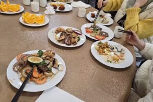 Zhonhuadajiudian 中华大酒店 (Solo extranjeros)